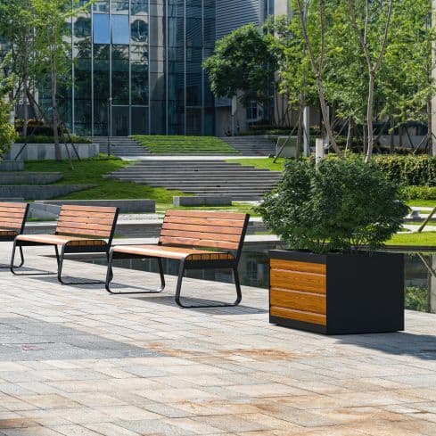 تصميم داخلي مستلهم من الغابات بعناصر طبيعية وصناعية فاخرة